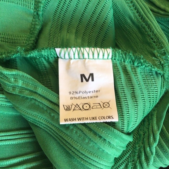 NWOT ZAFUL Sexy Plunging Green Halter Neck Backless Textured Crop Tank Top Med - Picture 6 of 7